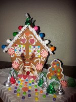 Bulldog Gingerbread house 028.jpg