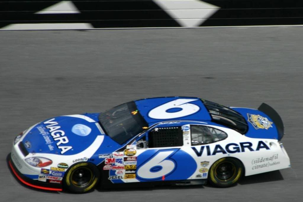 2005PEPSI400200.jpg